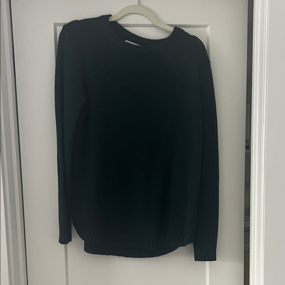 Pink Clover Women's Black Crewneck Sweater